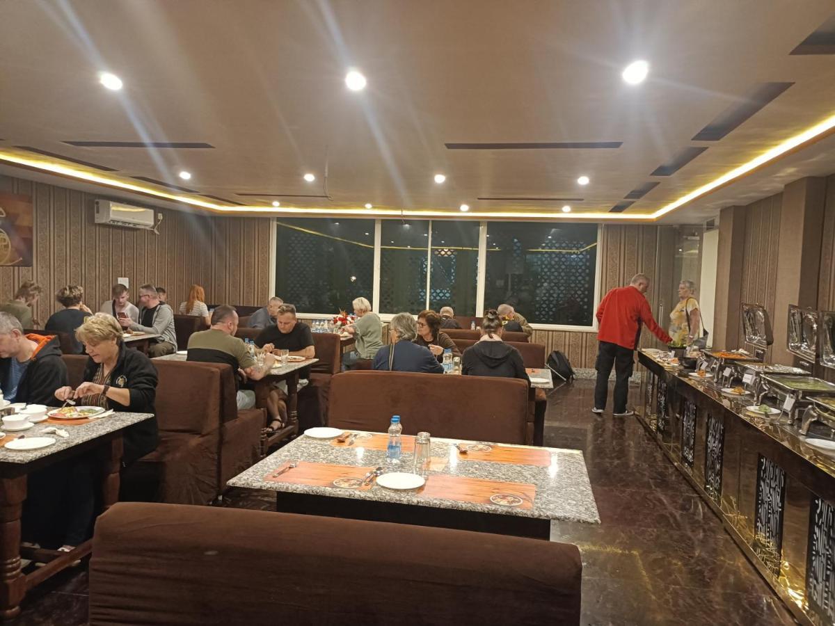 Hotel Rajwada Palace Орчха Экстерьер фото