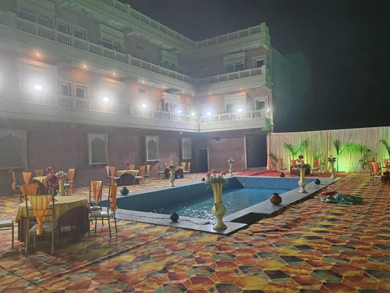 Hotel Rajwada Palace Орчха Экстерьер фото